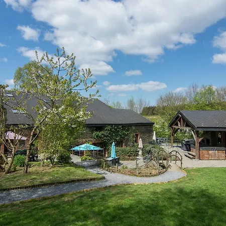 Cozy Holiday In With Sauna And Jacuzzi Sensenruth