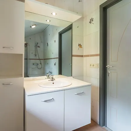 Cozy Holiday In With Sauna And Jacuzzi Casa vacanze Sensenruth