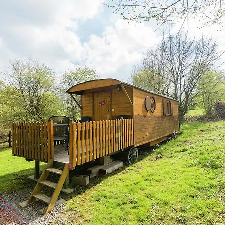 Casa vacanze Cozy Holiday In With Sauna And Jacuzzi