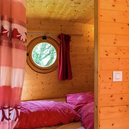 Cozy Holiday In With Sauna And Jacuzzi Sensenruth